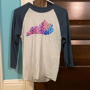 Size xs baseball tee with Kentucky outline